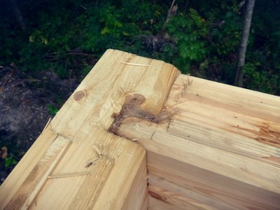 Рубка деревянного коттеджа в «тёплый угол»